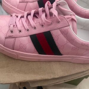 Gucci Pink Low-Top Sneakers with Red and Black Web Stripe